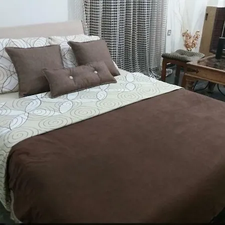 Comfortable 4th Fl Flat Ideal For Up To 8 People Pírgos